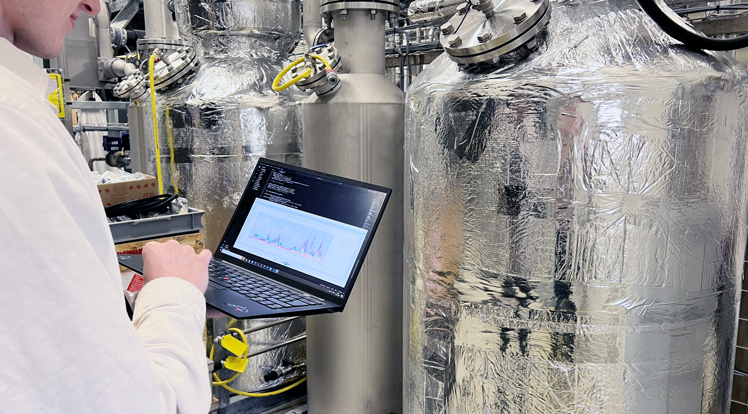 CCUS lab og graf med måling af CO2